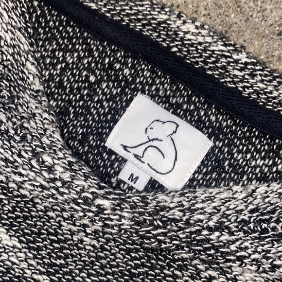 Kuwalla Long Sleeve Polyester shirt in Size Medium. Color is black and white. - Picture 2 of 2